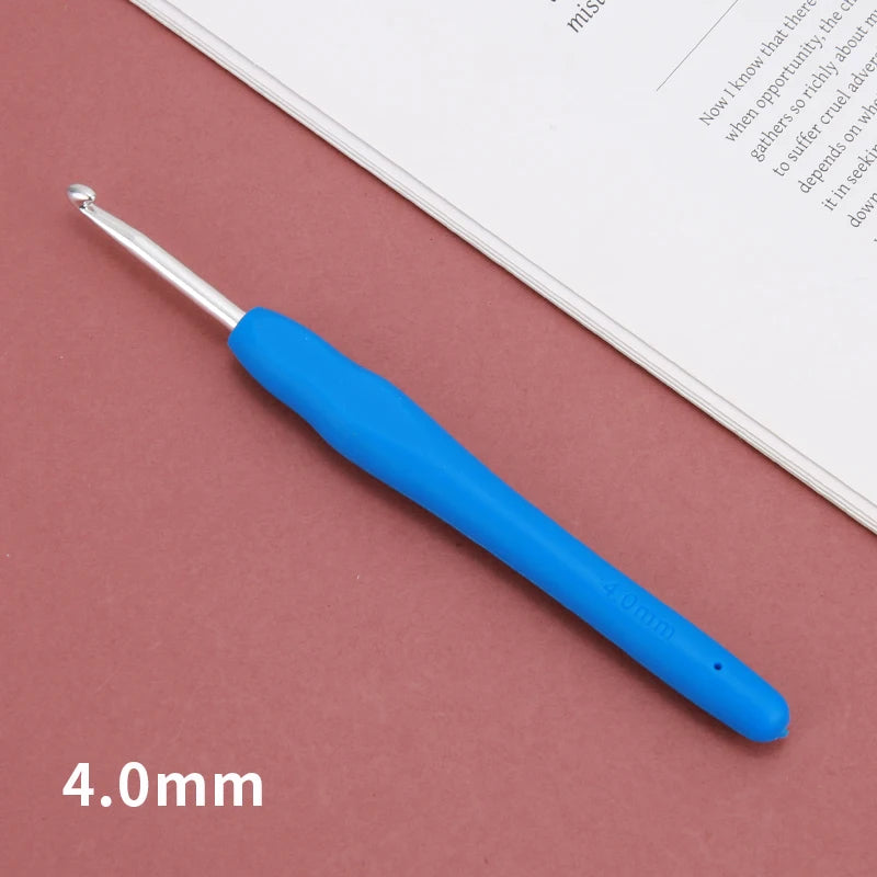 Ergonomic Crochet Hook Set – Rubber Grip Knitting & Weaving Tools