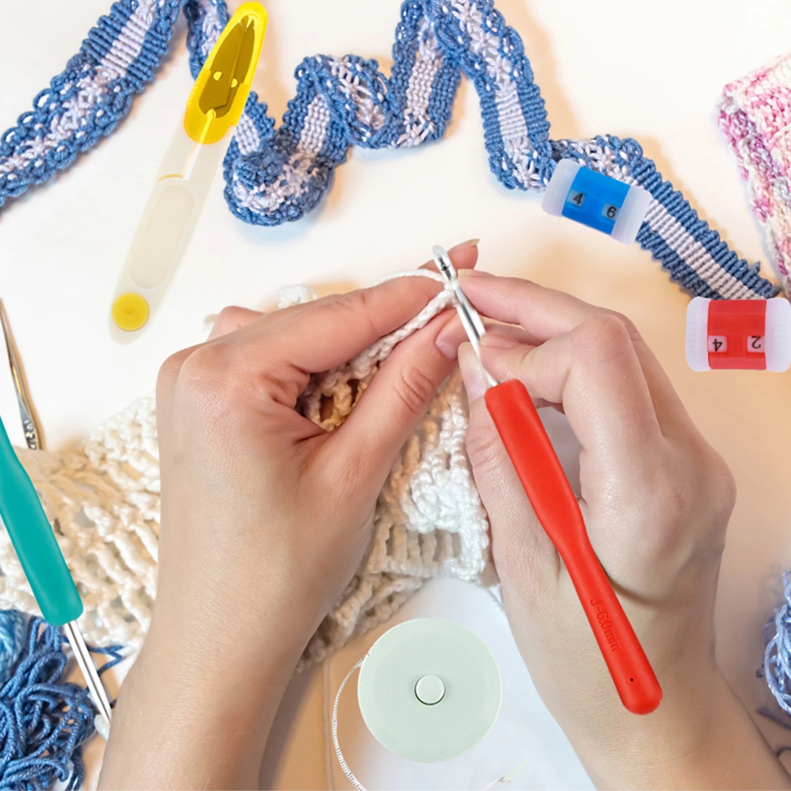 72/144pcs Ergonomic Crochet Hook Set – 2mm–6mm with Storage Case