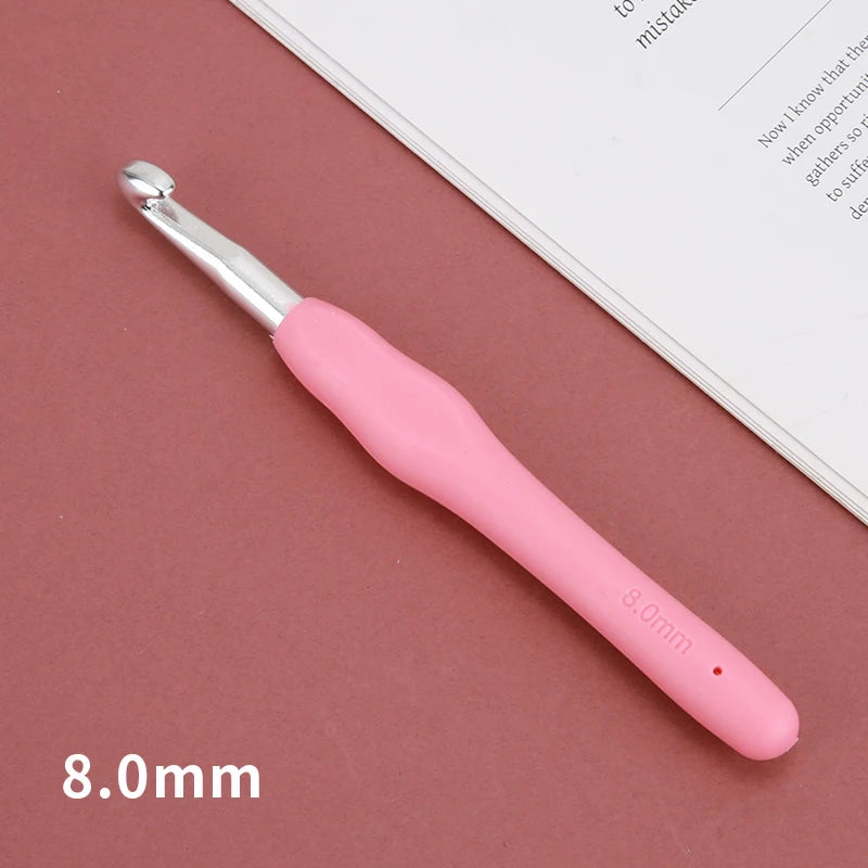 Ergonomic Crochet Hook Set – Rubber Grip Knitting & Weaving Tools